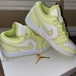 Air Jordan 1 low SE “limelight”